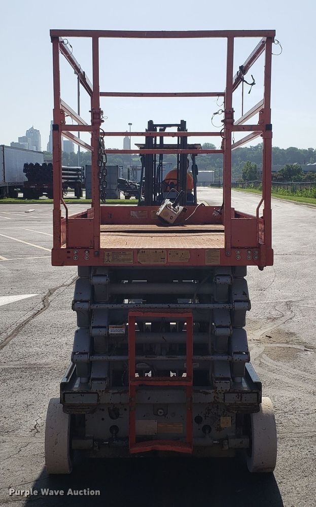image for item EU9892 Skyjack SJIII 4832 scissor lift