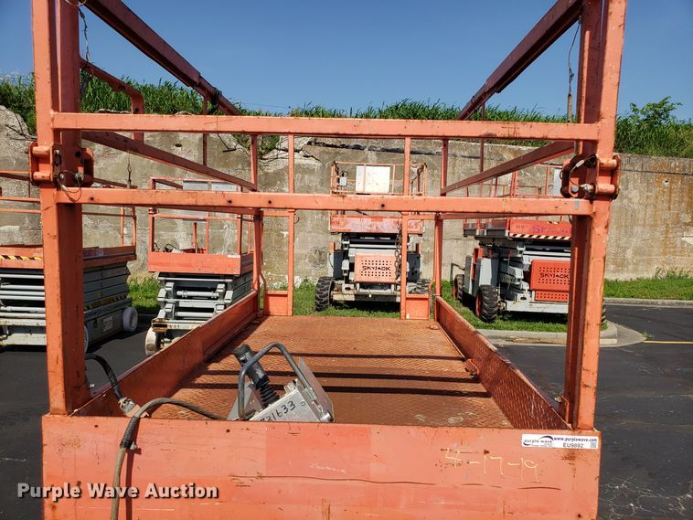 image for item EU9892 Skyjack SJIII 4832 scissor lift