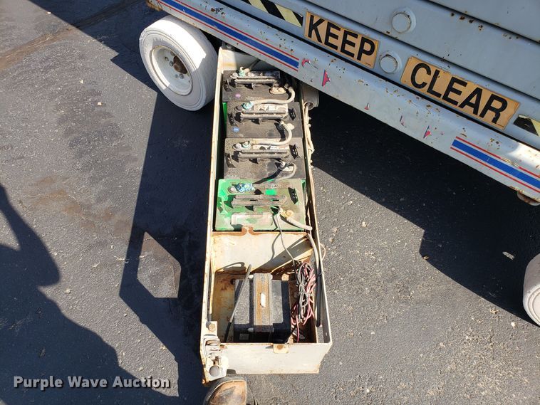 image for item EU9892 Skyjack SJIII 4832 scissor lift