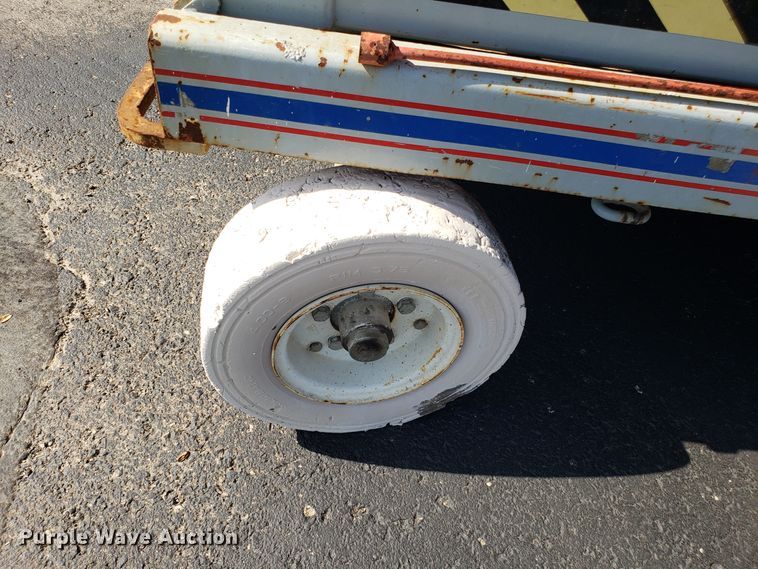 image for item EU9892 Skyjack SJIII 4832 scissor lift