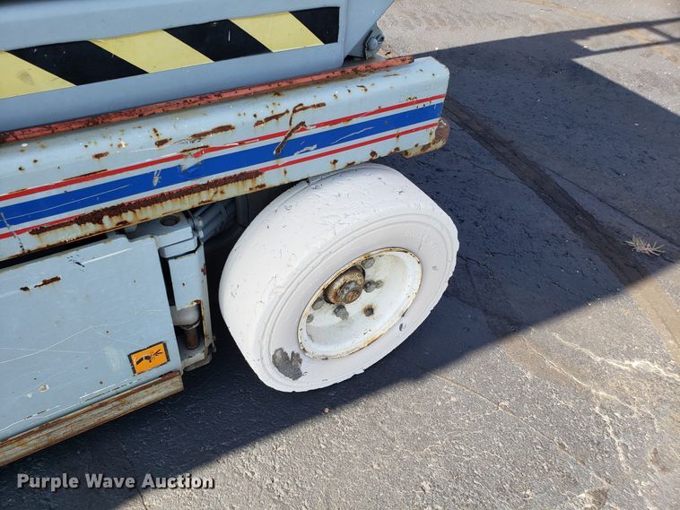 image for item EU9892 Skyjack SJIII 4832 scissor lift