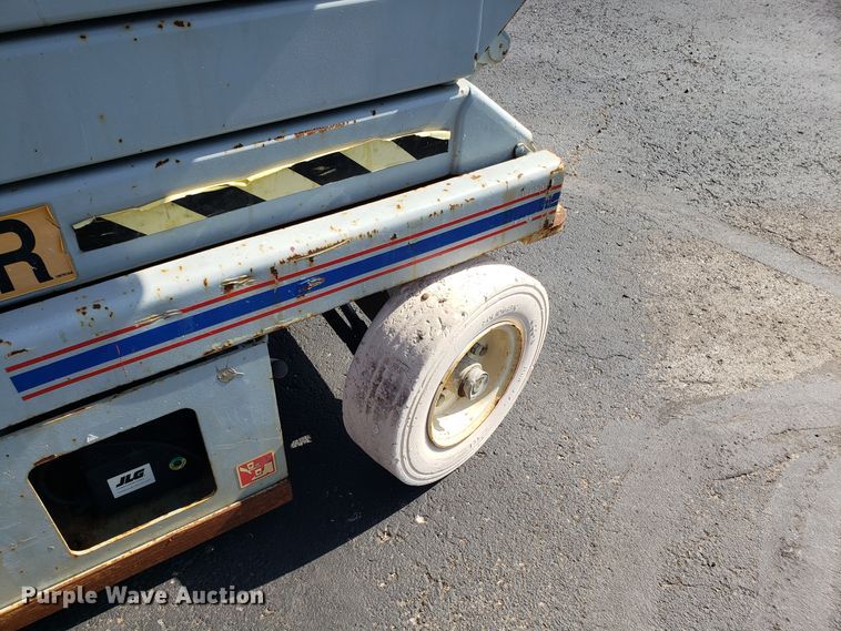 image for item EU9892 Skyjack SJIII 4832 scissor lift