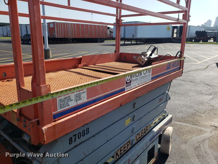 image for item EU9892 Skyjack SJIII 4832 scissor lift