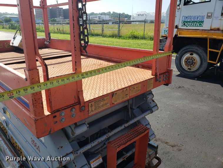image for item EU9892 Skyjack SJIII 4832 scissor lift