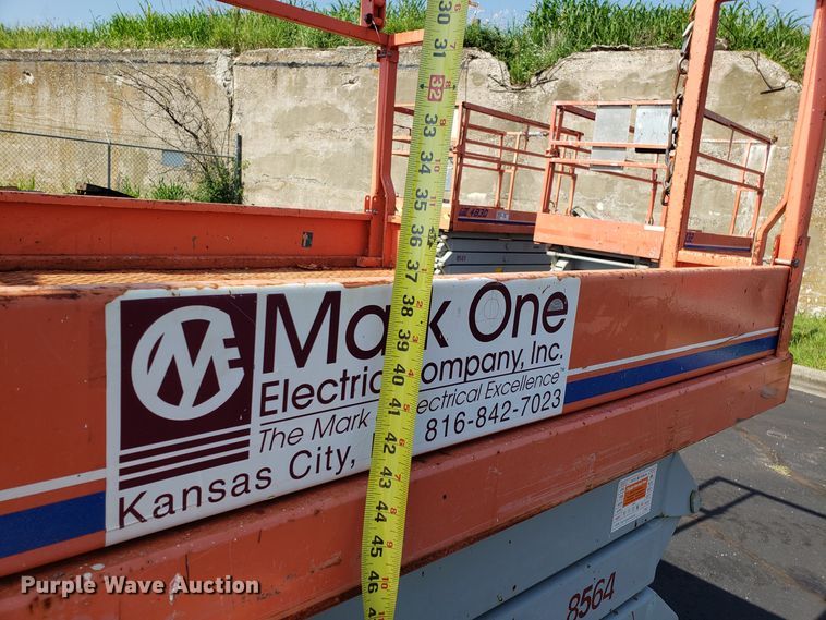 image for item EU9892 Skyjack SJIII 4832 scissor lift