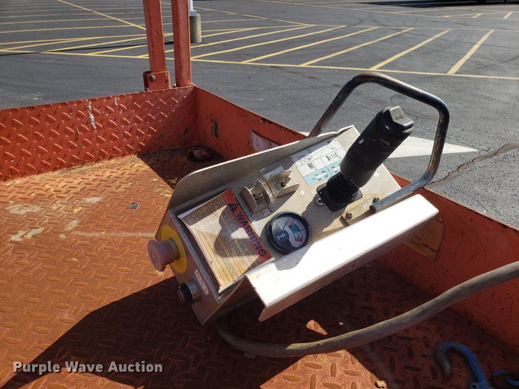 image for item EU9892 Skyjack SJIII 4832 scissor lift