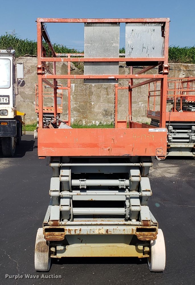 image for item EU9893 Skyjack SJIII 4832 scissor lift