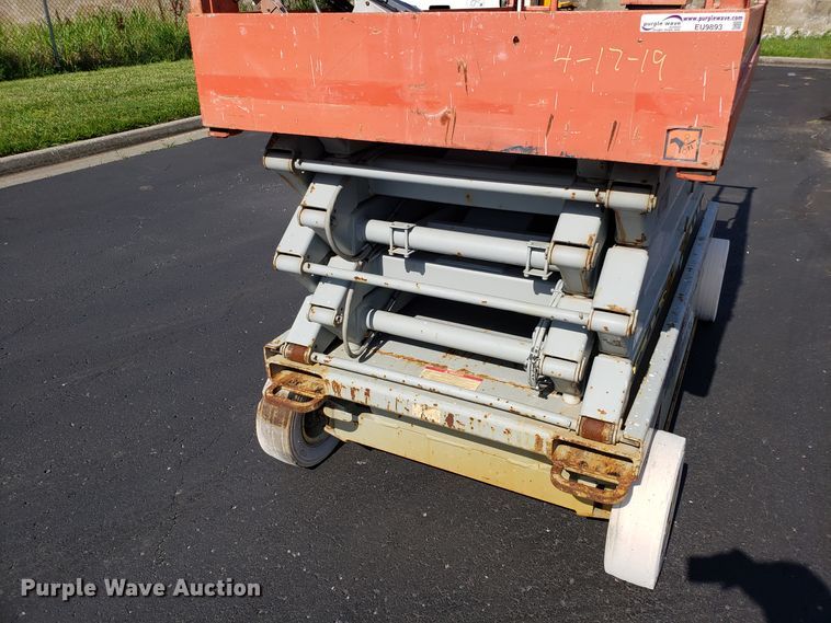 image for item EU9893 Skyjack SJIII 4832 scissor lift