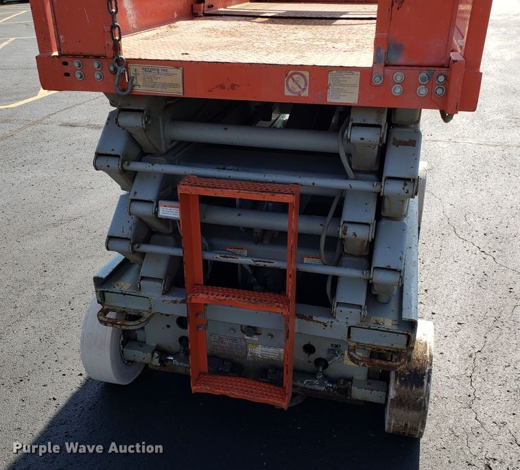 image for item EU9893 Skyjack SJIII 4832 scissor lift