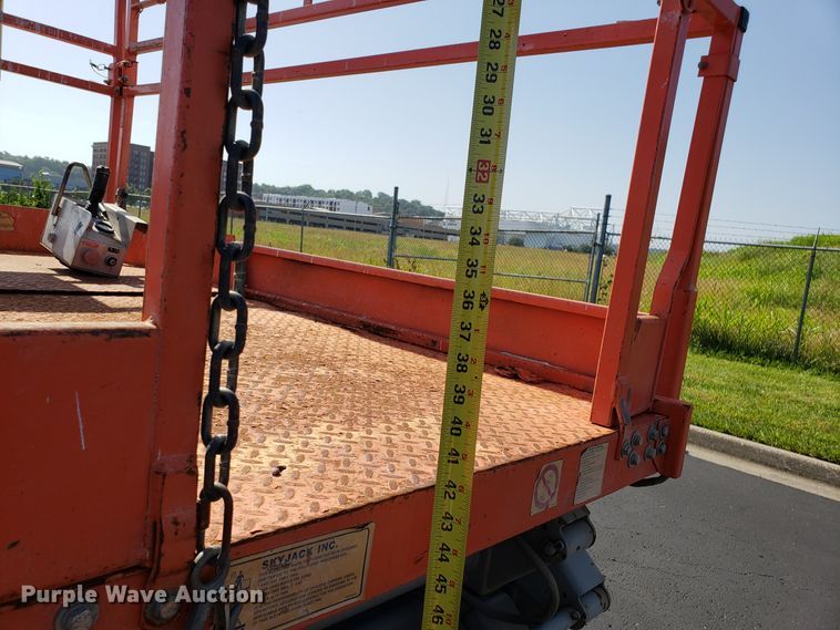 image for item EU9893 Skyjack SJIII 4832 scissor lift