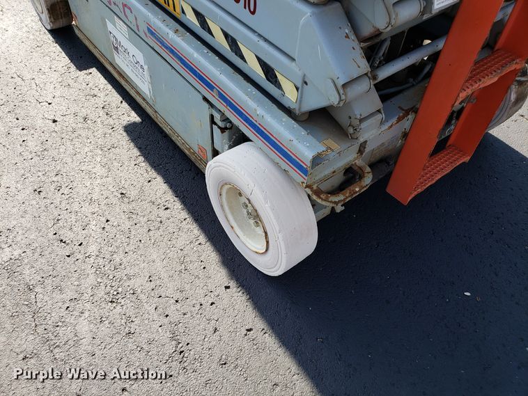 image for item EU9893 Skyjack SJIII 4832 scissor lift