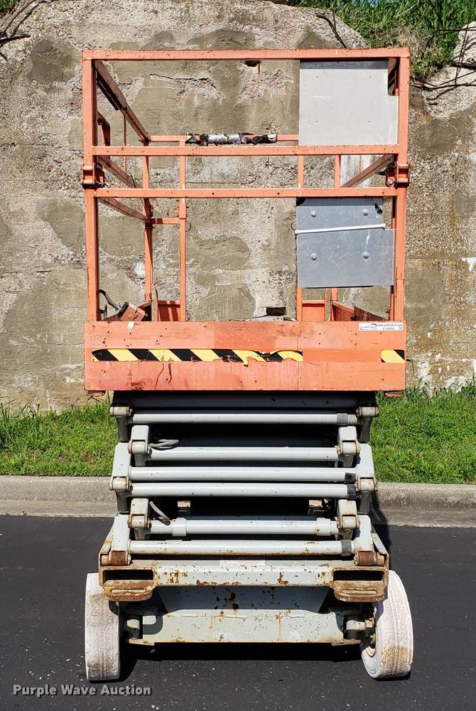 image for item EU9894 Skyjack SJIII 4830 scissor lift