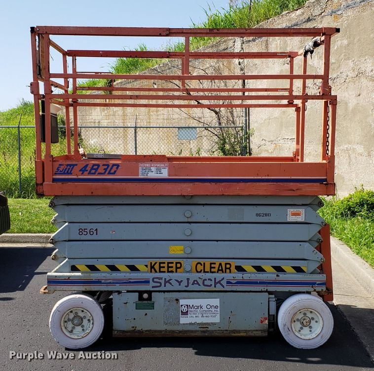 image for item EU9894 Skyjack SJIII 4830 scissor lift