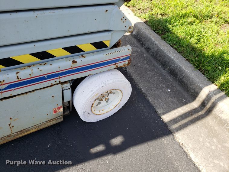 image for item EU9894 Skyjack SJIII 4830 scissor lift