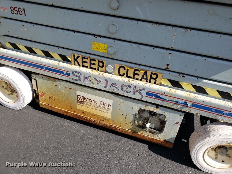 image for item EU9894 Skyjack SJIII 4830 scissor lift