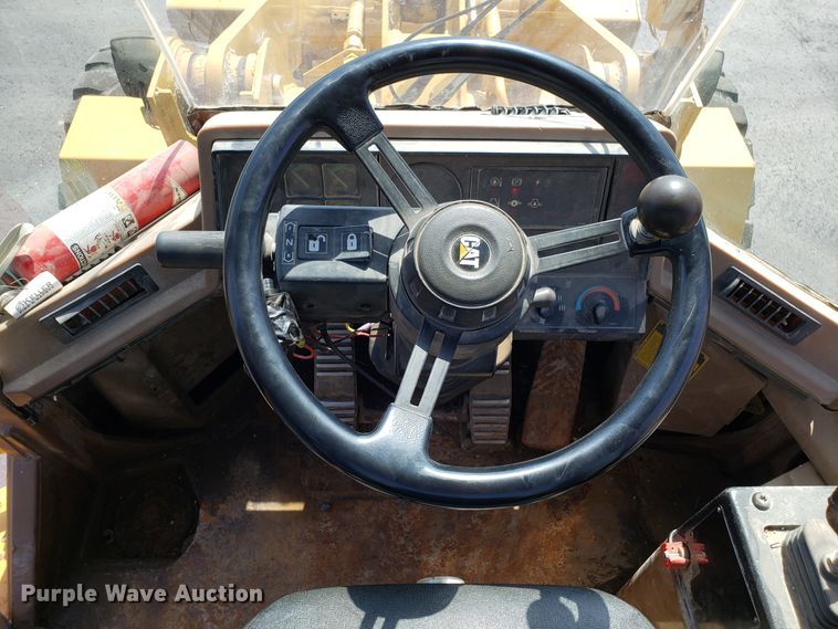 image for item EU9895 1995 Caterpillar 924F wheel loader