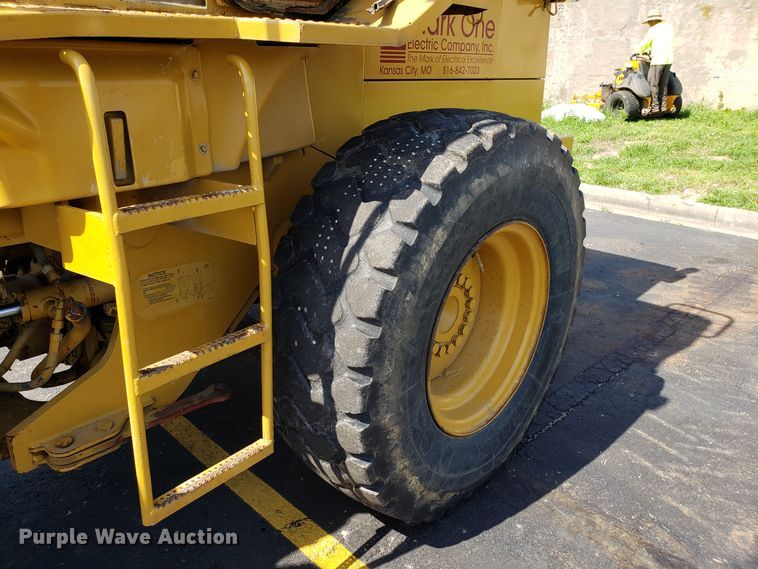 image for item EU9895 1995 Caterpillar 924F wheel loader