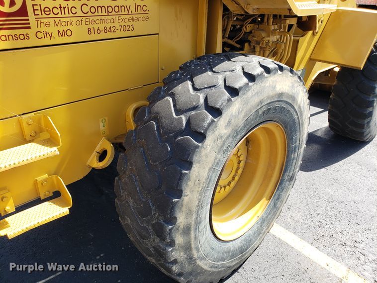 image for item EU9895 1995 Caterpillar 924F wheel loader