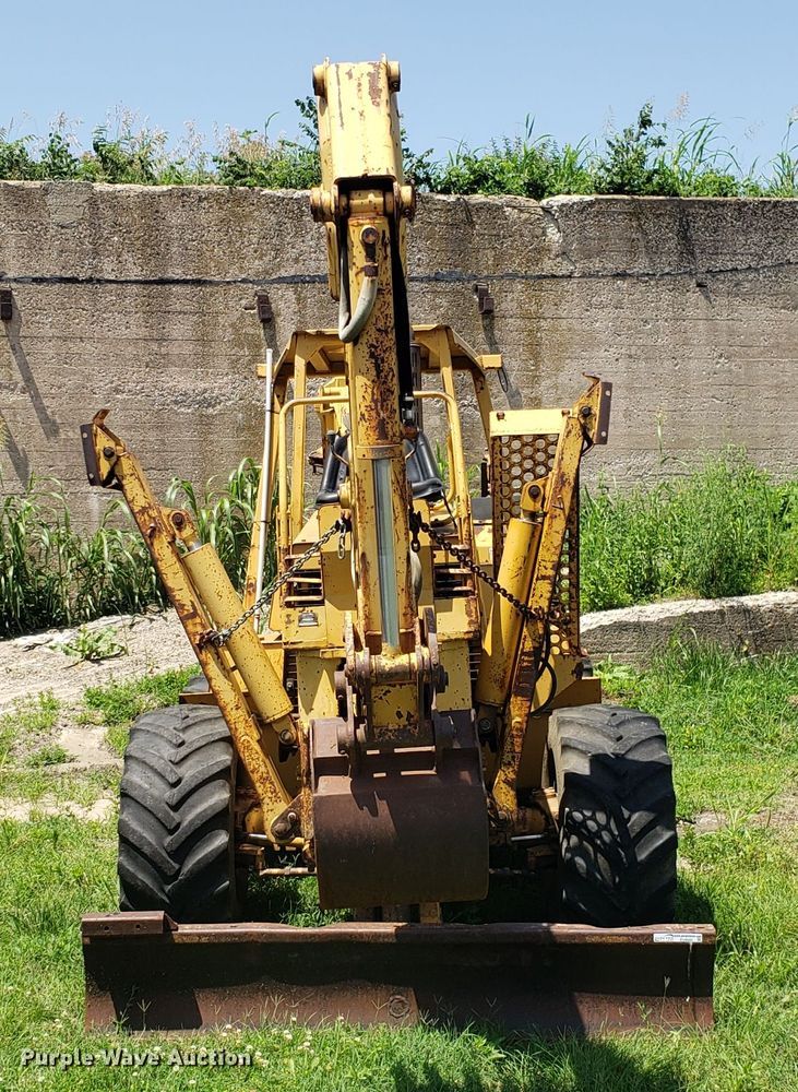 image for item EU9898 1989 Vermeer V7550 trencher