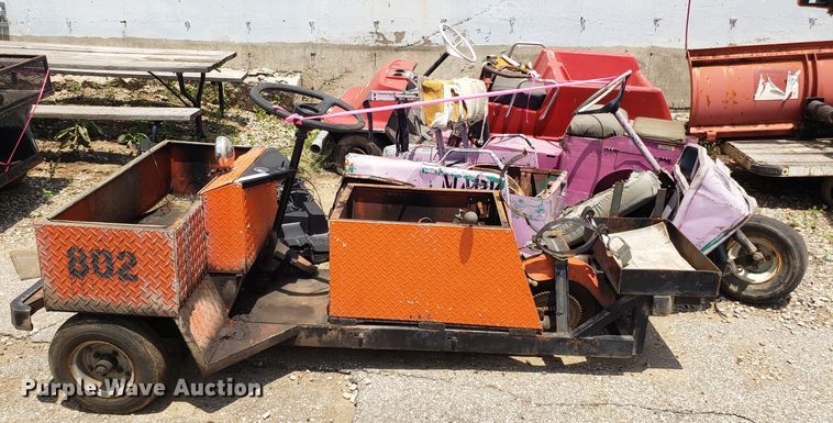 image for item EU9907 (4) golf carts