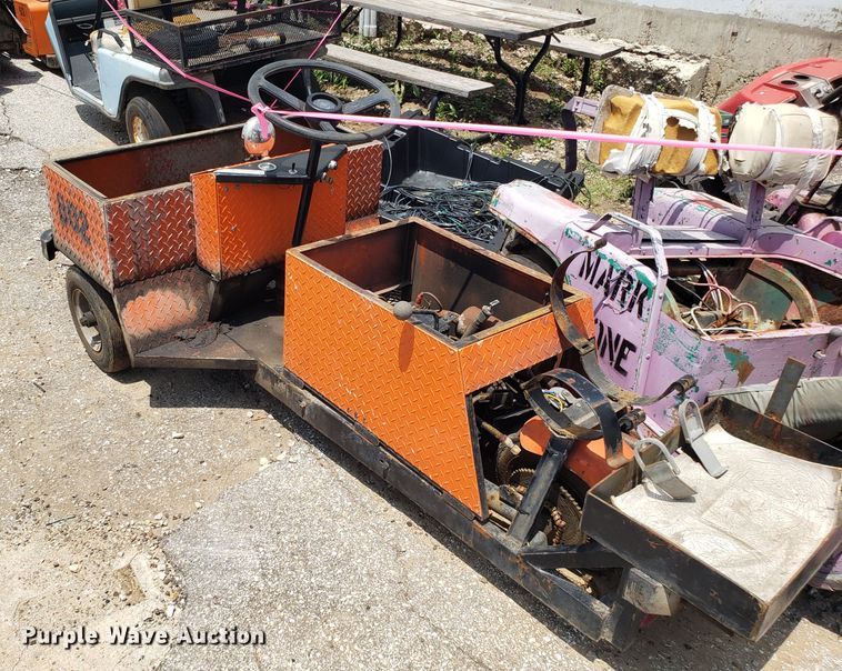 image for item EU9907 (4) golf carts