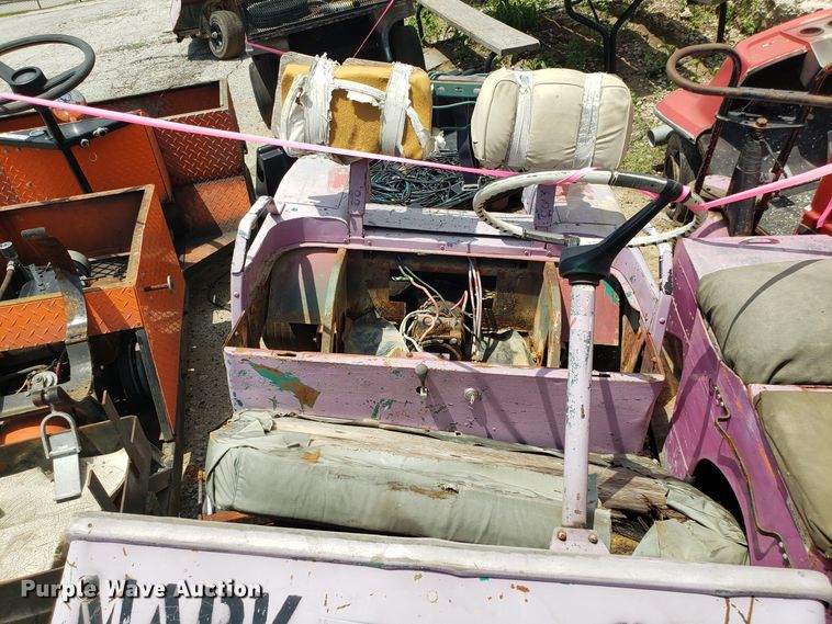 image for item EU9907 (4) golf carts