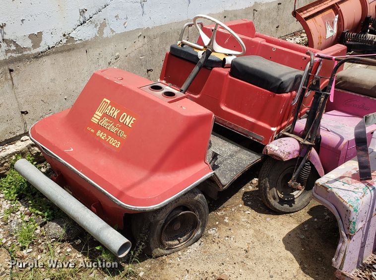 image for item EU9907 (4) golf carts