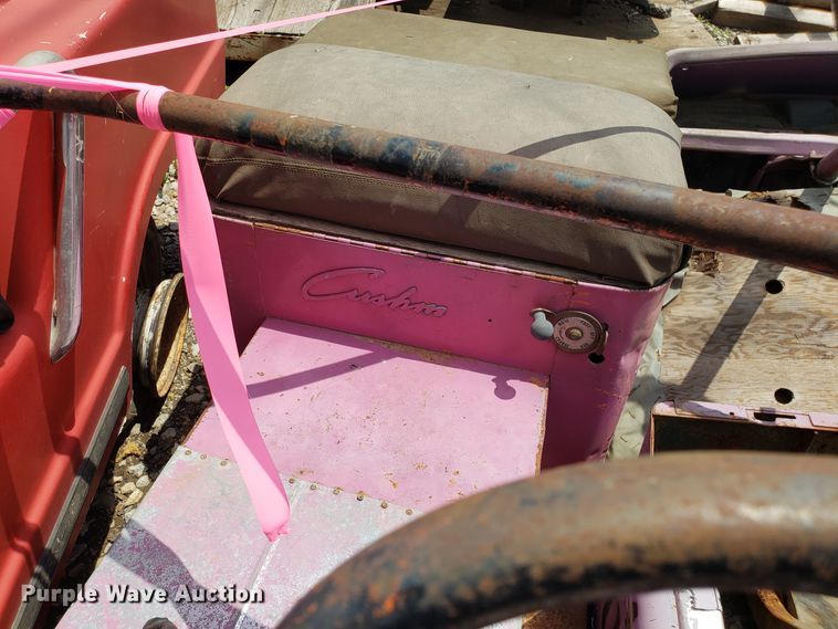 image for item EU9907 (4) golf carts