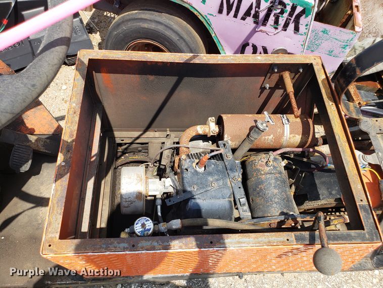 image for item EU9907 (4) golf carts