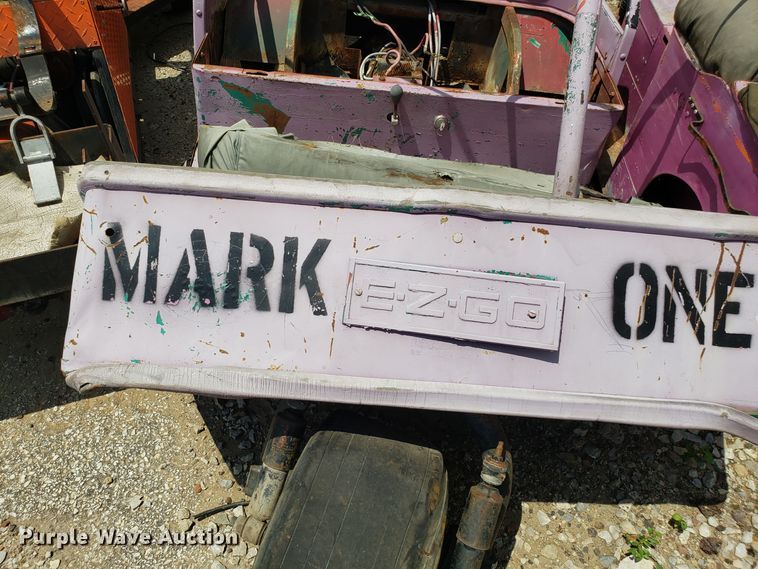 image for item EU9907 (4) golf carts