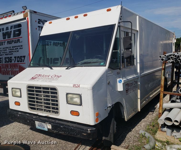 image for item EU9931 1995 Chevrolet Utilimaster delivery truck