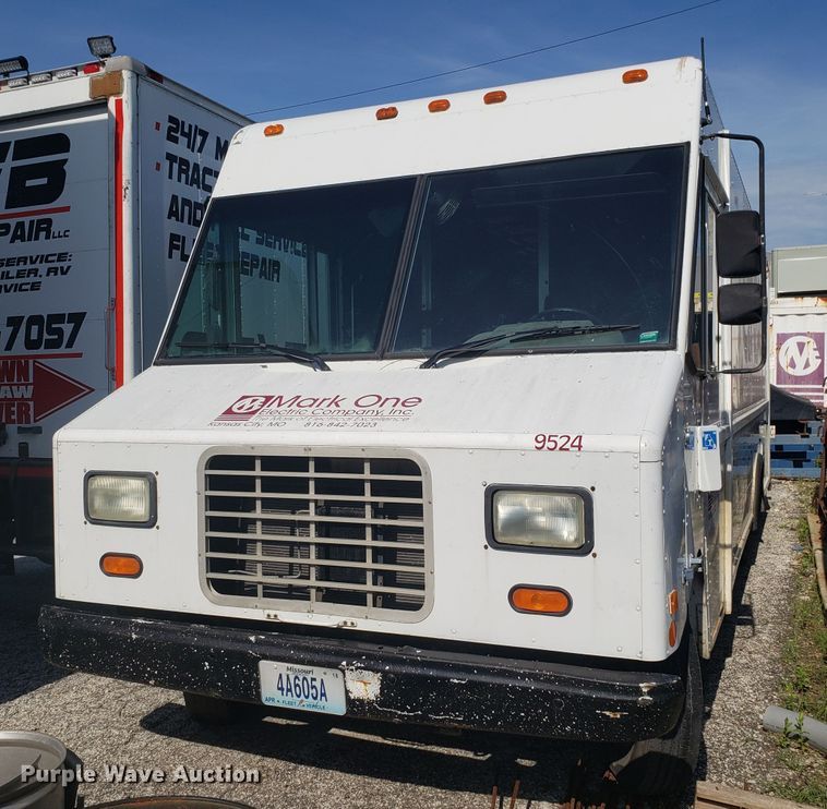 image for item EU9931 1995 Chevrolet Utilimaster delivery truck