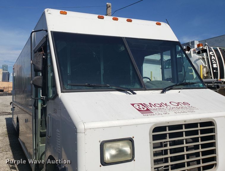 image for item EU9931 1995 Chevrolet Utilimaster delivery truck