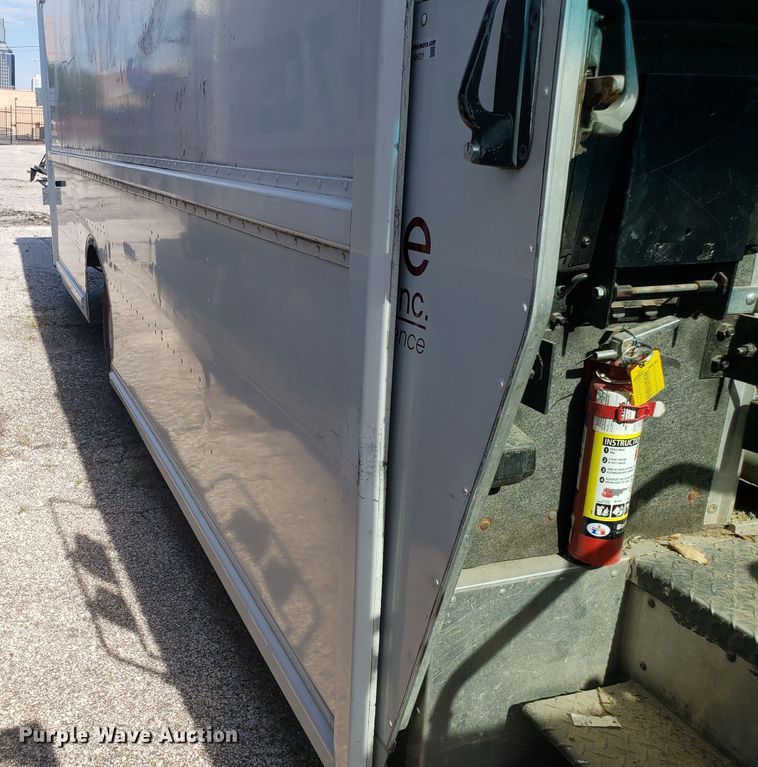 image for item EU9931 1995 Chevrolet Utilimaster delivery truck