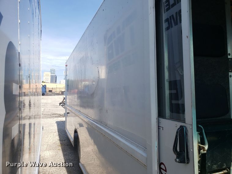 image for item EU9931 1995 Chevrolet Utilimaster delivery truck