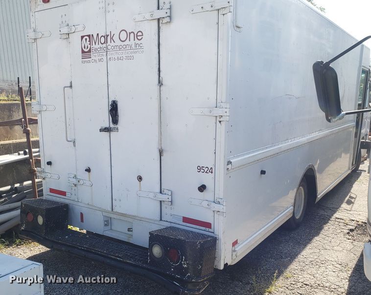 image for item EU9931 1995 Chevrolet Utilimaster delivery truck