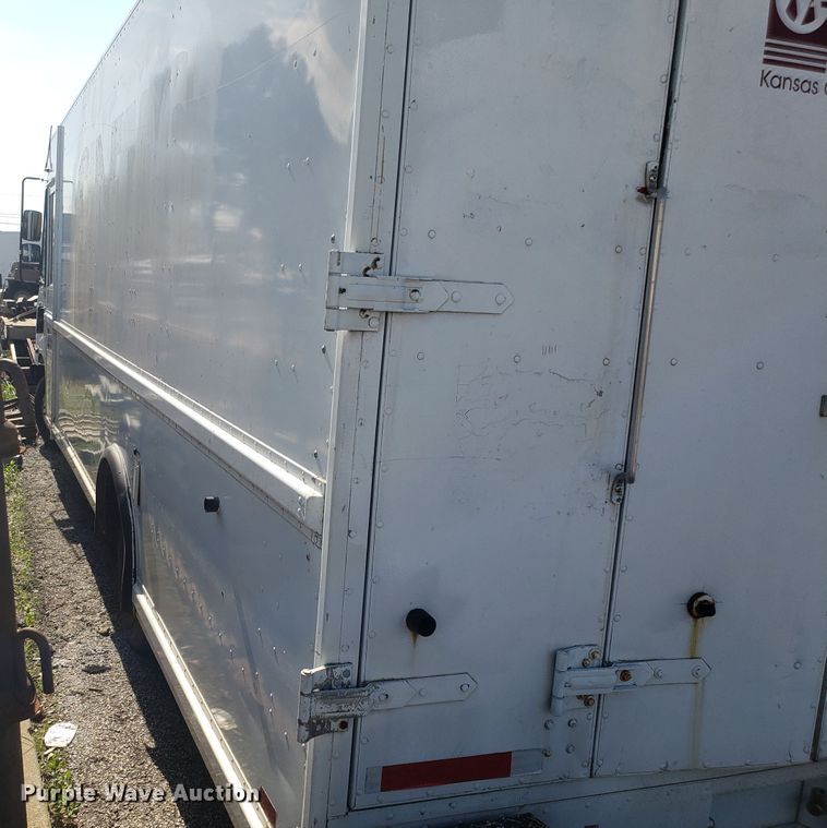 image for item EU9931 1995 Chevrolet Utilimaster delivery truck