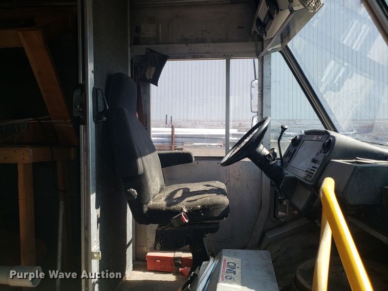 image for item EU9931 1995 Chevrolet Utilimaster delivery truck