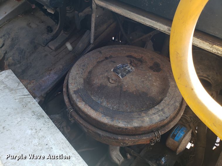 image for item EU9931 1995 Chevrolet Utilimaster delivery truck