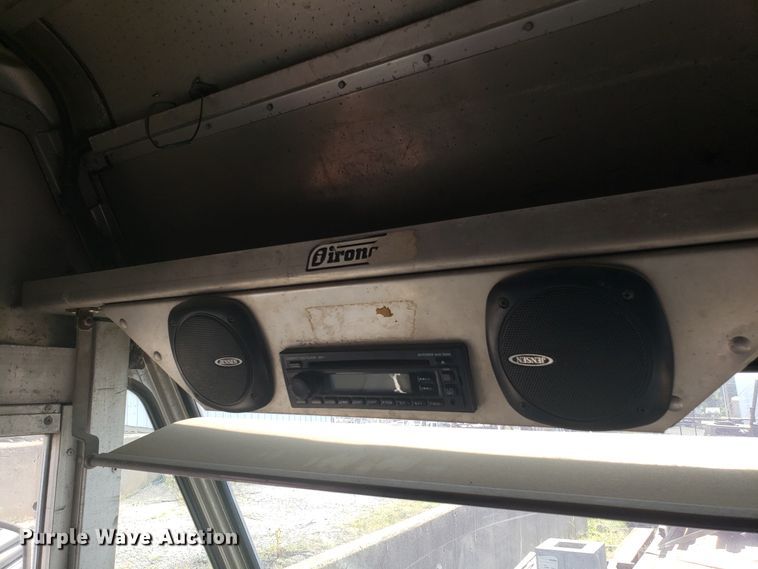 image for item EU9931 1995 Chevrolet Utilimaster delivery truck