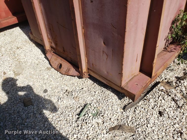 image for item EU9941 Roll-off dumpster