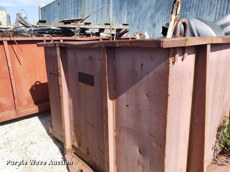 image for item EU9941 Roll-off dumpster