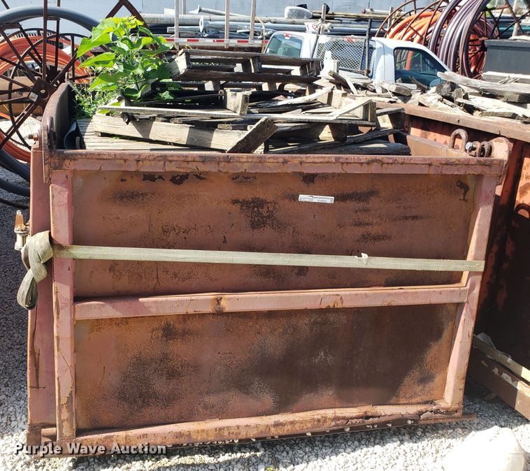 image for item EU9943 Roll-off dumpster