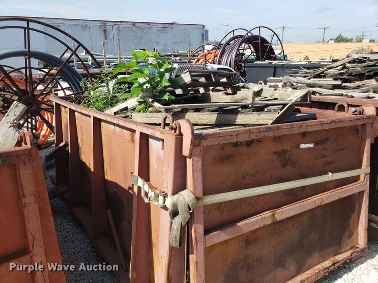 image for item EU9943 Roll-off dumpster