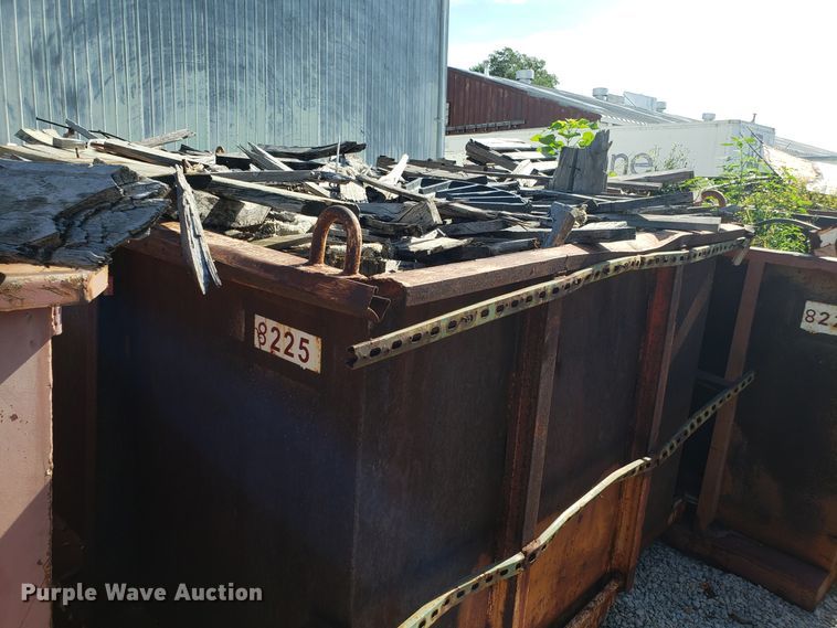 image for item EU9944 Roll-off dumpster