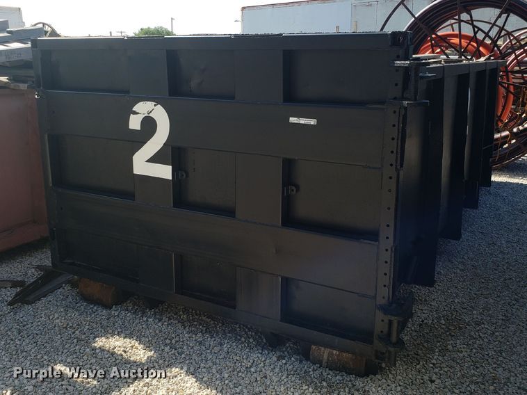 image for item EU9946 Roll-off dumpster