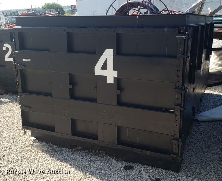 image for item EU9947 Roll-off dumpster