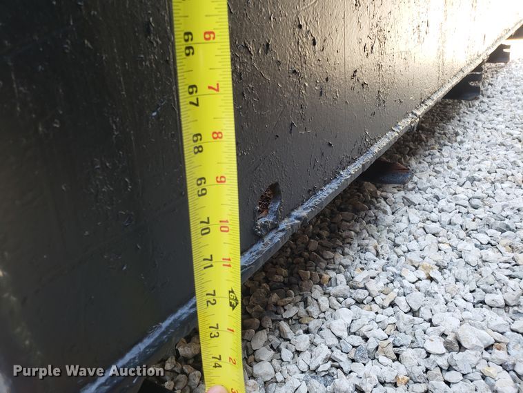 image for item EU9947 Roll-off dumpster