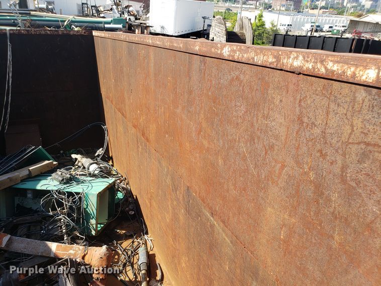 image for item EU9948 Roll-off dumpster