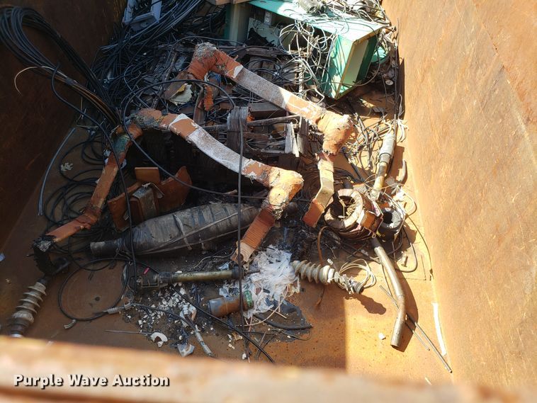 image for item EU9948 Roll-off dumpster